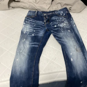  dsq2 jeans - Säljer dessa då jag ej tar på mig på denna. Sick är 8/10  Pris kan diskuteras