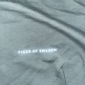 Tiger of sweden tisha - Säljer min ToS tröja då den är för stor för m, passar medium och large  Den är i nyskick och kostar ungefär 600 mitt pris är 200