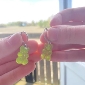 Örhängen  - Örhängen i form av björnar.