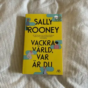 Vackra värld, var är du av Sally Rooney på svenska. Boken är oläst 💕Säljer för 49 kr. Köparen står för frakten 🫶🏼