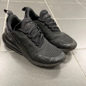 Nike 270’s - 8/10