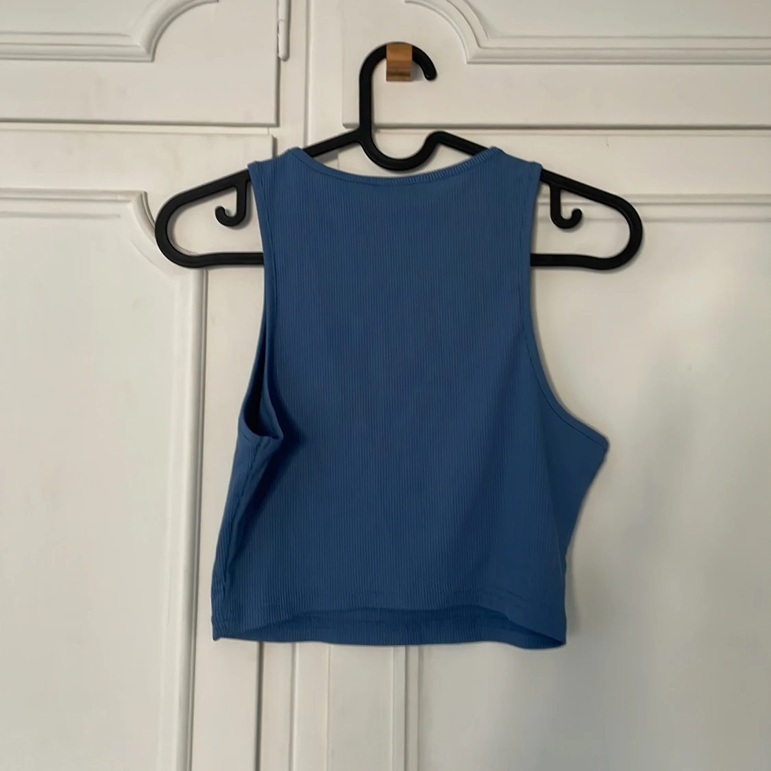 Blått croppat linne  - 90