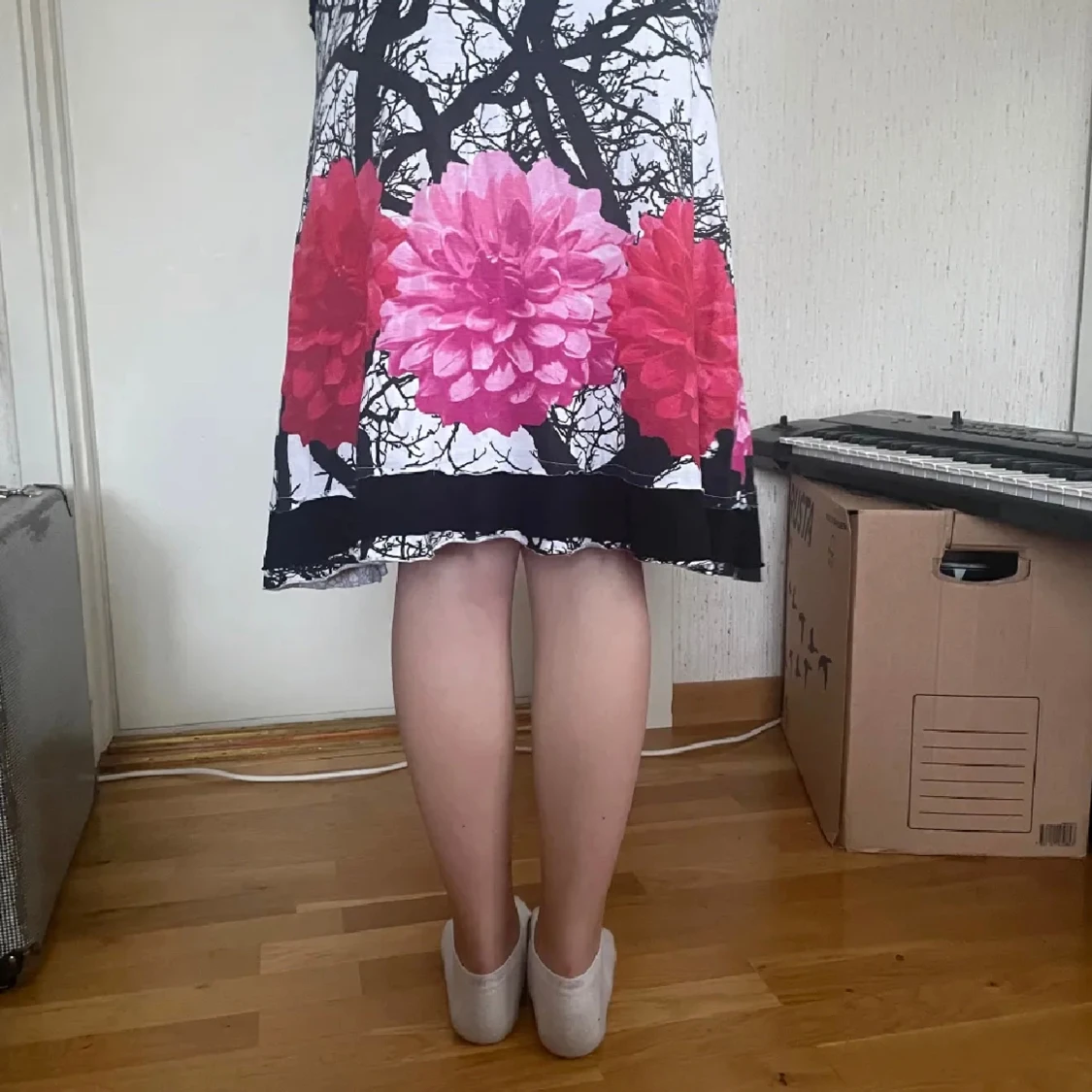 Lite längre blomkjol - 90