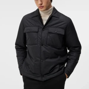 Padded overshirt från J.LINDBERG - Supersnygg overshirt från J.LINDBERG. Helt ny och aldrig använd på grund av felköp. Superfint skick. Kvitto finns. Nypris 2900kr