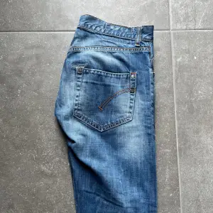 Dondup jeans i modellen Sam dvs skinny fit, cond 9/10