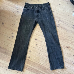 Hope rush jeans - Hope rush jeans i size 30 Svarta med najs wash Bra condition inga fel  Kan ta trade mot stl 31