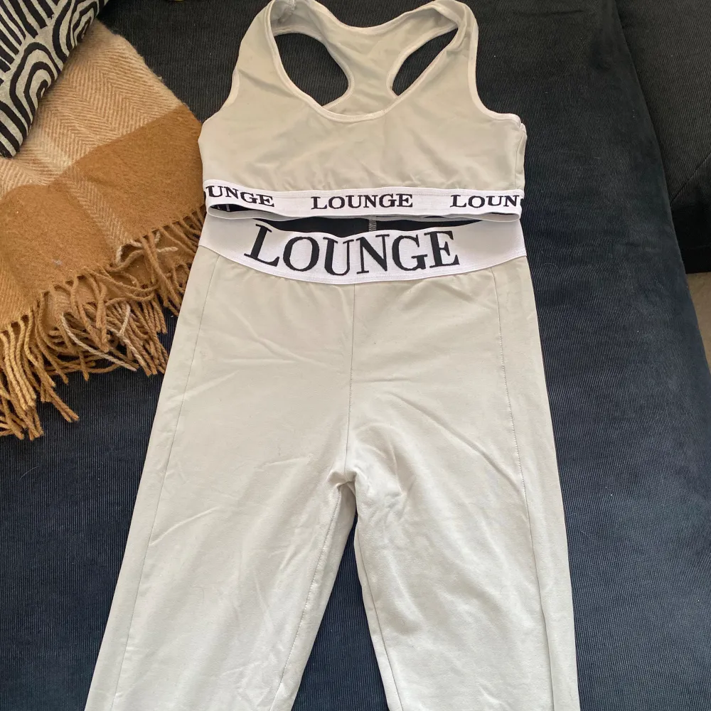 Det från lounge. Topp i XS, leggings i S. Använd fåtal ggr. Sport & träning.