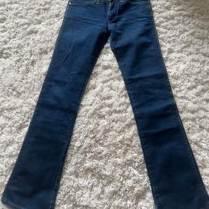 Super snygga Wrangel jeans som tyvärr inte passar, bootcut