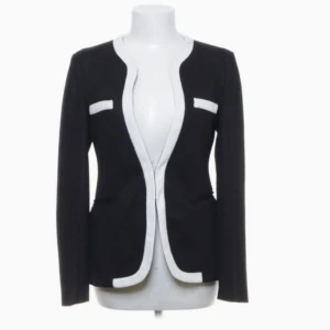 Kavaj - Svartvit kavaj/jacket. Size S. 