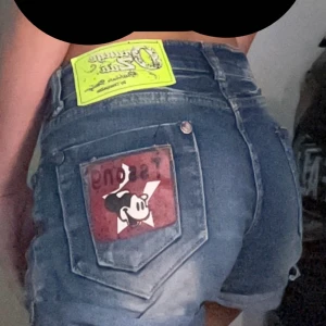 jeans shorts - Säljer dessa shorts eftersom dom inte kom till användning, fortfarande i fint skick. Frågor via DM❤️