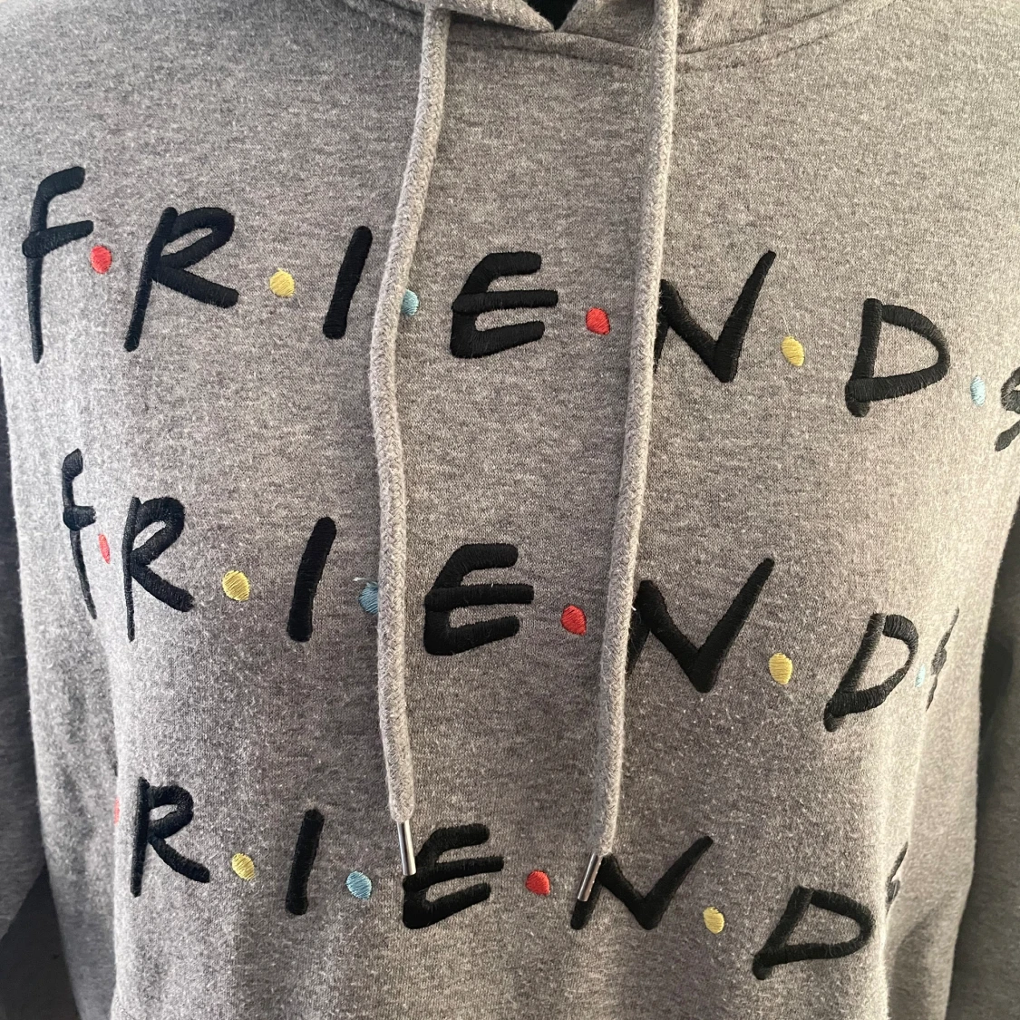 FRIENDS hoodie strl L - 90