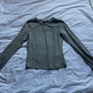 Långärmad - Grön långärmad från Nelly🫶🏼