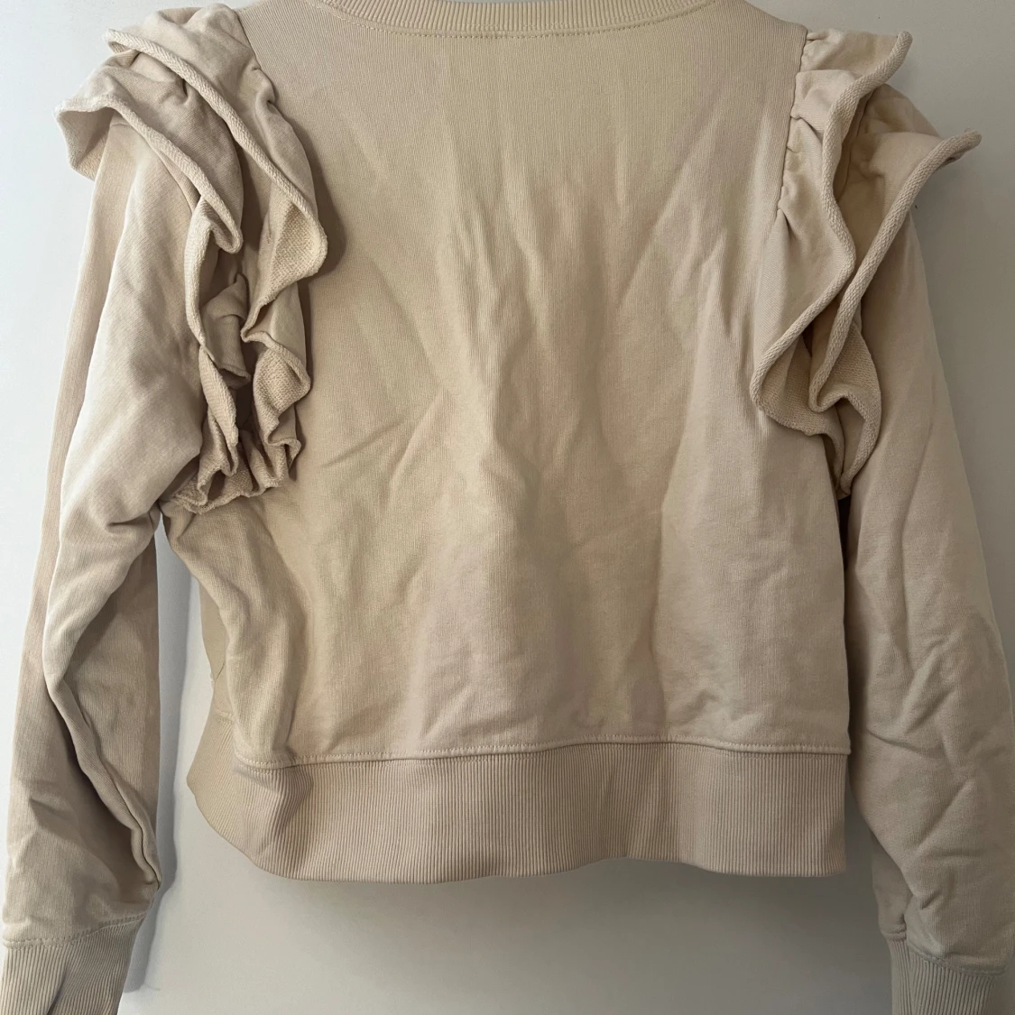 tröja med volang - 90