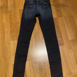 Replay super skinny jeans - Dessa är för små och vill sälja. Org pris 999 mitt pris 239 inga defekter.