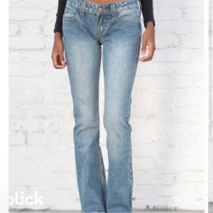 Brandy Meville lowwaist jeans  - svinsnygga jeans från Brandy, tyvärr lite förstora för mig 🩷 Tveka inte att skriva om du har någon fråga! Utmärkt skick! PRIS ÄR DISKUTERBART!!
