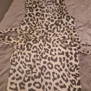 Klänning xl - Använd en gång