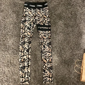 Stronger tights - Fint skick, andvända fåtal gånger och köpta för runt 800kr