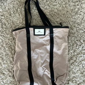 Stor väska - Säljer en super fin Birger mikkelsen väska, använd en gång, nypris 500kr