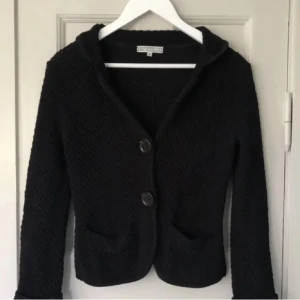 Kofta från Dagmar - Kofta i str m från Dagmar. Passar s-m. 