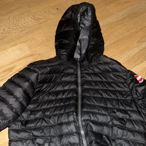 Colmar jacka  - Super snygg Colmar jacka, säljer pga för liten, psssar nog nån som är 140-150💕