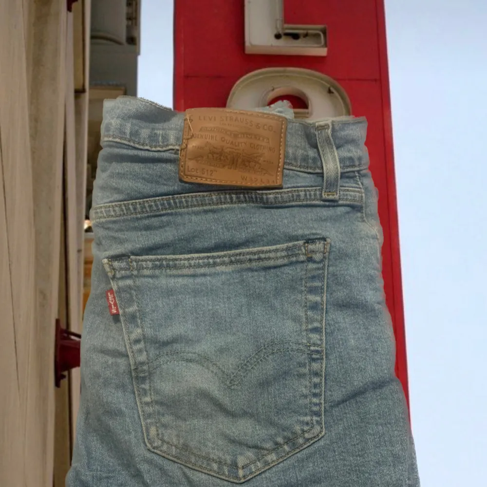 Nästan oanvända levis 512 jeans  Storlek W32 L34. Jeans & Byxor.