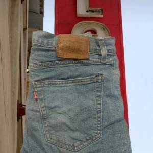 Nästan oanvända levis 512 jeans  Storlek W32 L34