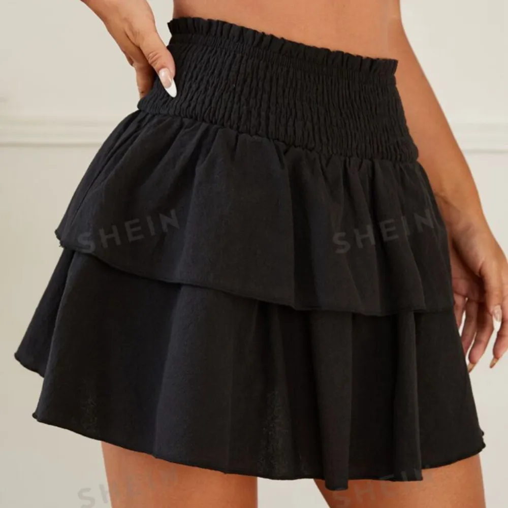  Svart super snygg kjol från Shein. Använd 1 gång storlek S. Kjolar.