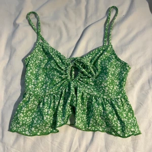 Söt topp - Söt sommar topp från Nelly i storlek s💚