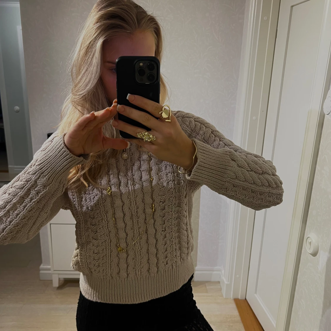 Beige stickad tröja - 90