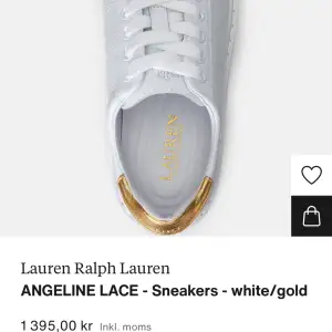 Fina vita skor från Ralph Lauren, använt en gång. Fint skick och ser oanvända ut🩷 Nypris 1395 kr