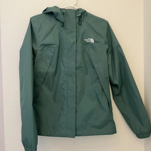 The North Face jacka - Skaljacka i fint skick! Nypris 1300kr, kan skicka fler bilder :)