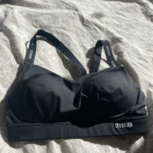 Stronger sport-bh - Stronger sport-bh aldrig använd endast testad 1 gång. För stor för mig.