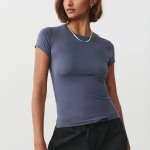 T-shirt från Gina tricot, slutsåld på hemsidan! Använd 2 gånger ❤️‍🩹