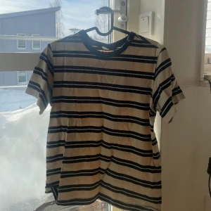 Carin Wester tröja - Säljer min Carin Wester t-shirt, använd 1 gång 🩷🤗 Storlek S 30kr vid snabb affär