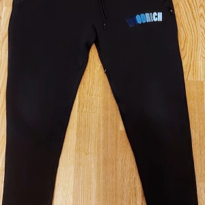 Hoodrich Mjukisbyxor (M) - - Knappt använd - Bra skick  -Nypris: ca 700 kr 