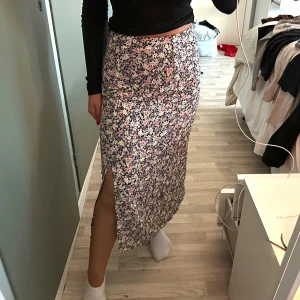 Långkjol med slits - Använd 1 gång