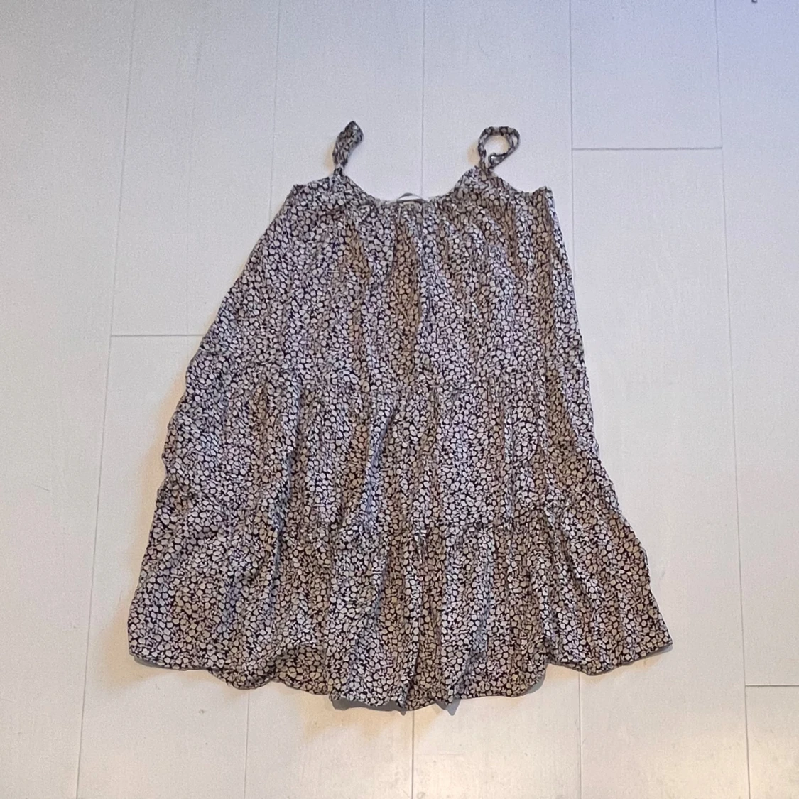 Mönstrad Klänning - 1