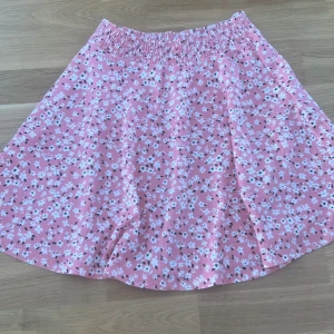 Rosa kjol - Rosa kjol från Lager 157. Bra skick. 