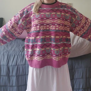 Vintage tröja - Supersöt tröja som jag aldrig änvänder. I bra skick💘💫 i strlk Xs men oassr oxå som S💗