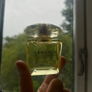 Versace yellow diamond intense - Endast provad 30ml