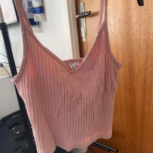 Topp linne  - från hm passar även M