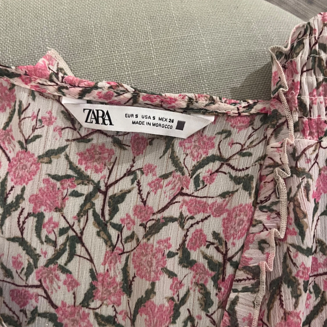 Söt blommig klänning  - 91