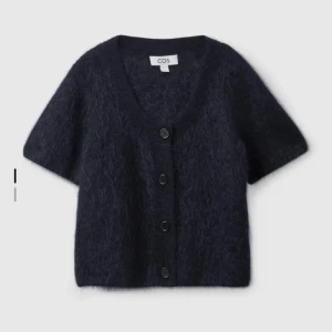 Söker cos kofta  - Söker denna cos kofta. Kan betala max 700kr