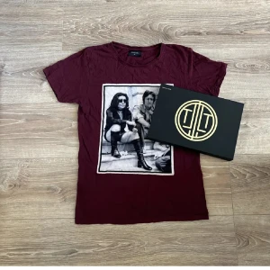 Limitato t shirt - Limitato t shirt, Storlek xs, Skick 8-10 inga defekter, Nypris cirka 1500kr, ( Ops box ingår inte)