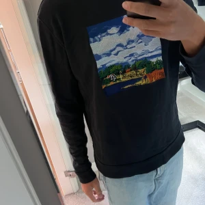 Filippa K med skärgårdstryck - Riktigt cool pullover. Köpt för över 1600. Storlek M. Fint skick. 