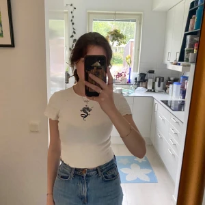 T-shirt - Söt toppa från h&m i bra skick!