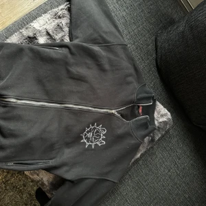 Seams crewneck  - Size L passar S-M