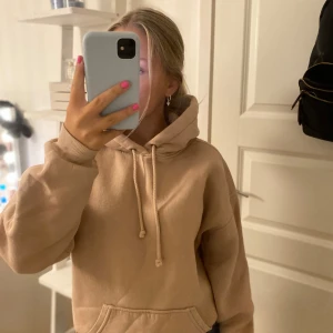 Bikbok hoodie - Säljer denna hoodien pga att den aldrig kommer till användning💓