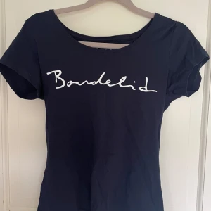 Bondelid t-shirt - Använd fåtal gånger  Material:bomull 