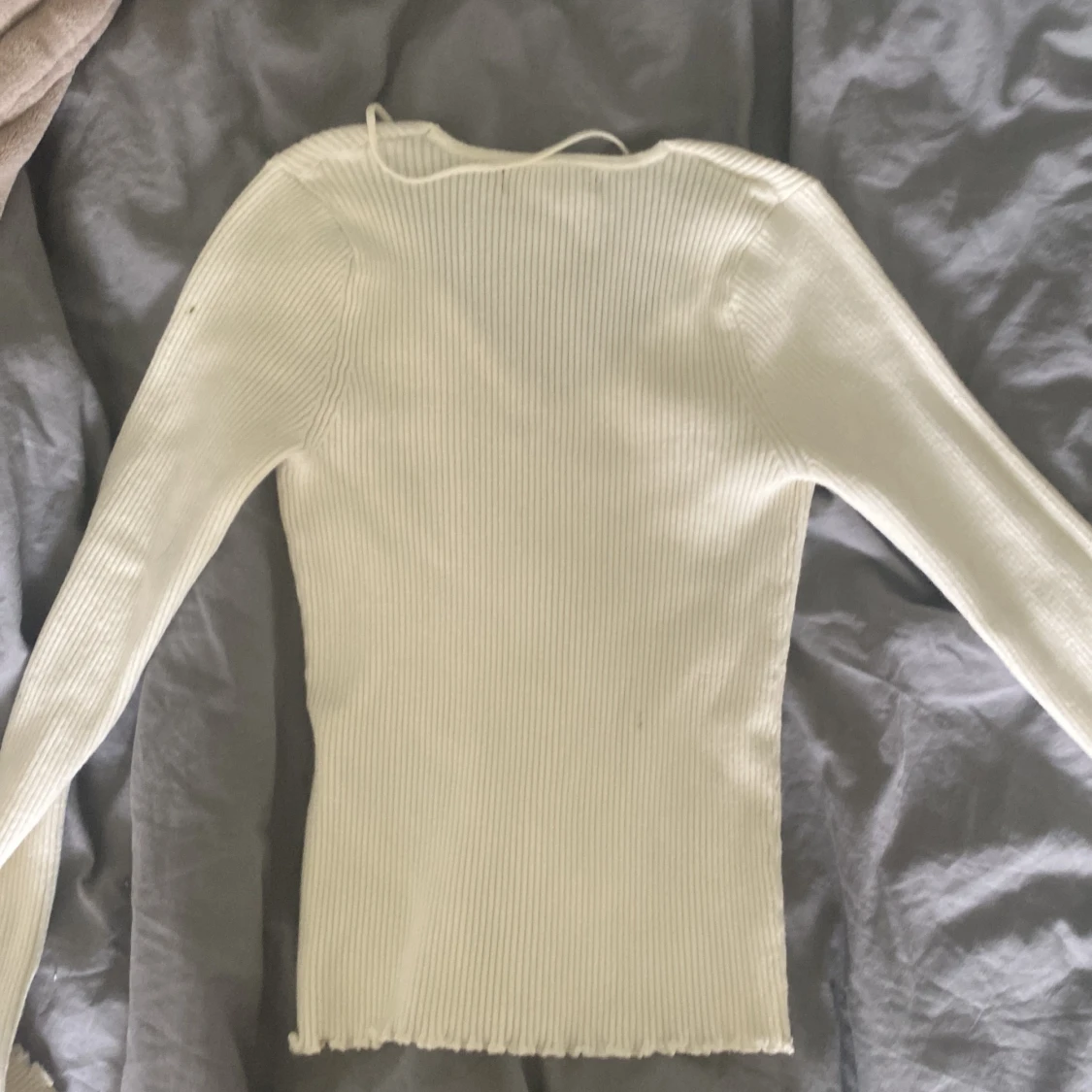 Vit ribbad tröja från Vero Moda - 90